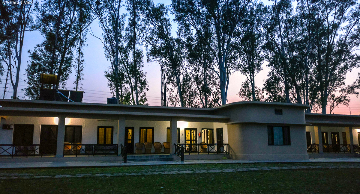 Dhikala-guest-house[1]